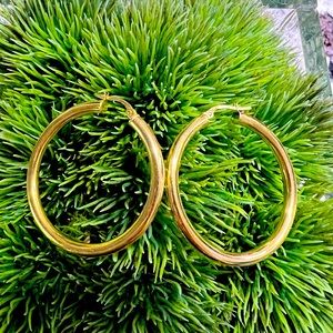 Medium size hoops real gold for shiny lasting